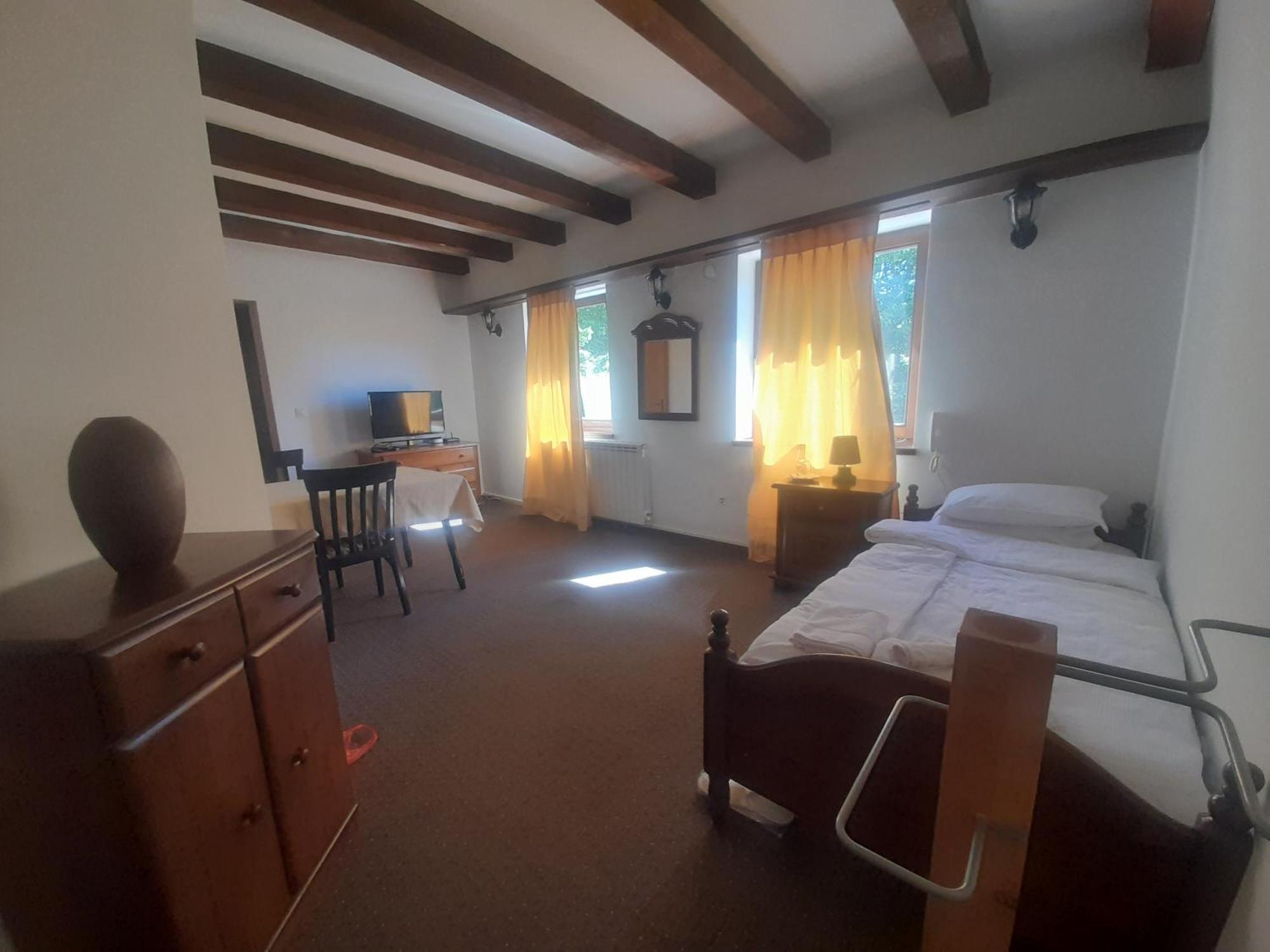 Hotel Teuta Palace Dom Faletici Sarajevo Esterno foto
